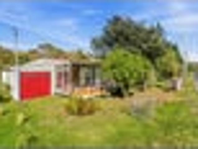 House for sale in Otakou