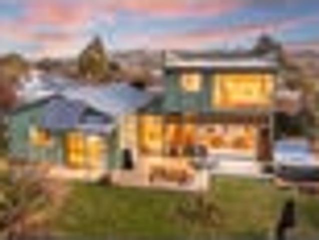 House for sale in Otakou