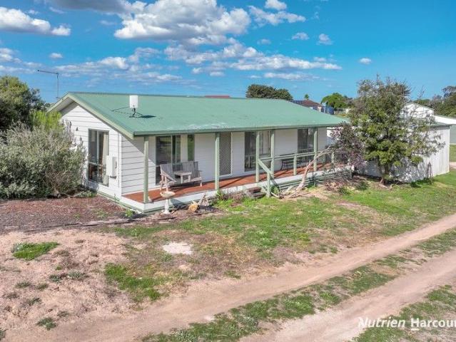 House for sale in Woodside Beach, Victoria