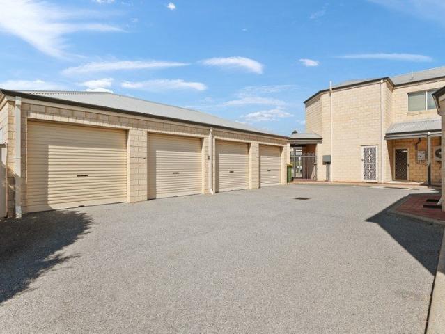 Apartment for sale in Safety Bay, Western Australia