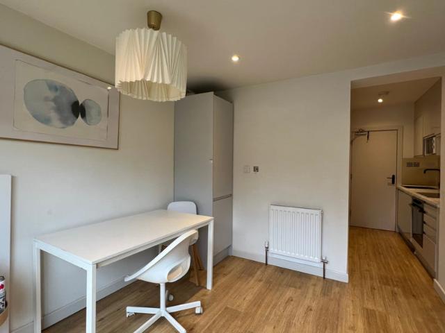Apartment for rent in Norbiton, Greater London