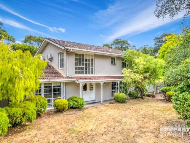 Cottage for sale in Moe South, Victoria