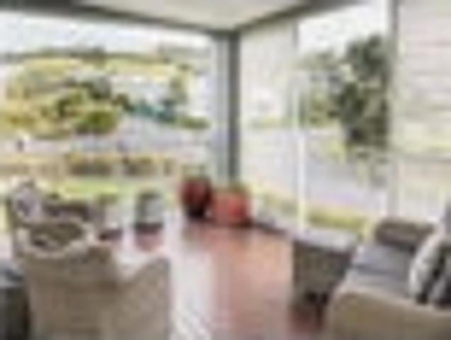 Apartment for sale in Whangaparaoa
