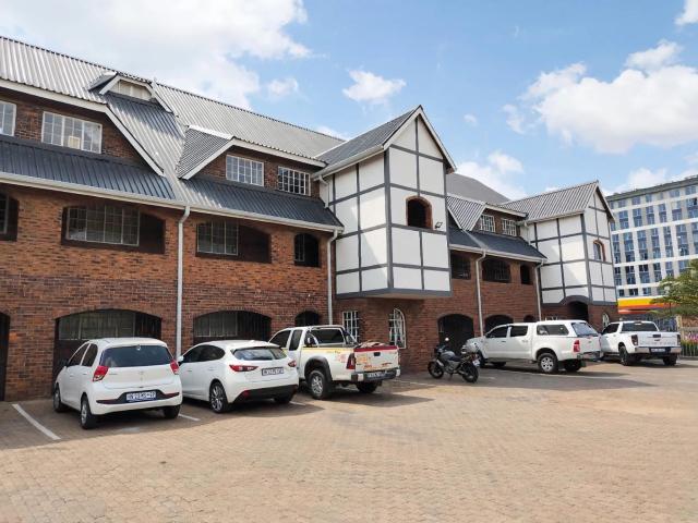 Apartment for rent in Atholl Gardens, Sandton