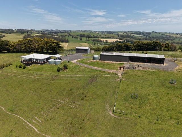 Cottage for sale in Darlimurla, Victoria