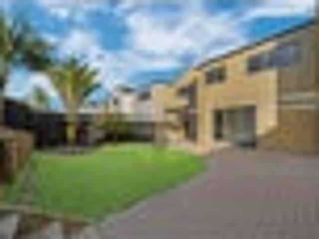 Townhouse for sale in Howick, Oroua County
