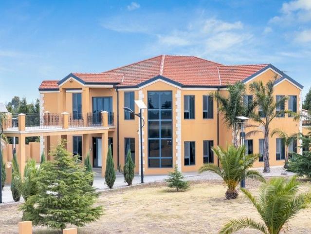 House for sale in Lovely Banks