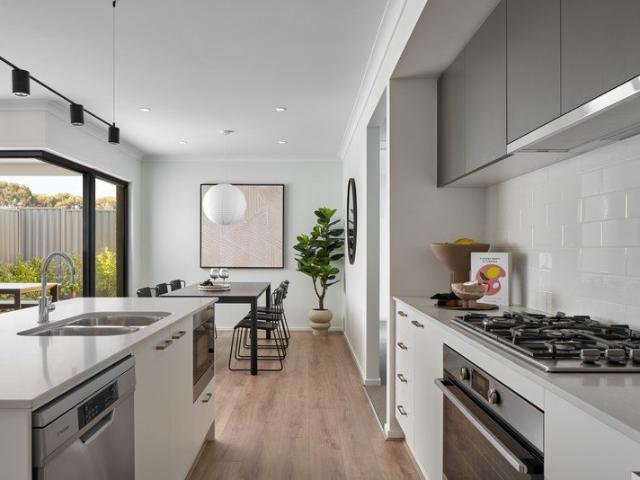 Cottage for sale in Drouin, Victoria