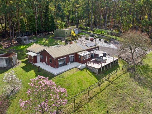 Cottage for sale in Barongarook, Victoria