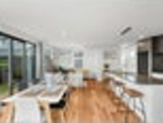 Townhouse for sale in Heathcote, Canterbury