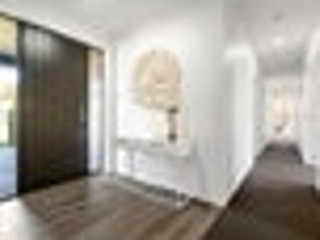 House for sale in Huntington