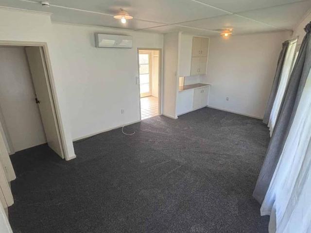 Apartment for rent in Panmure, Maungakiekie-Tāmaki