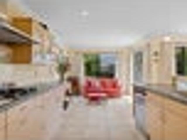 House for sale in Chaslands, Canterbury