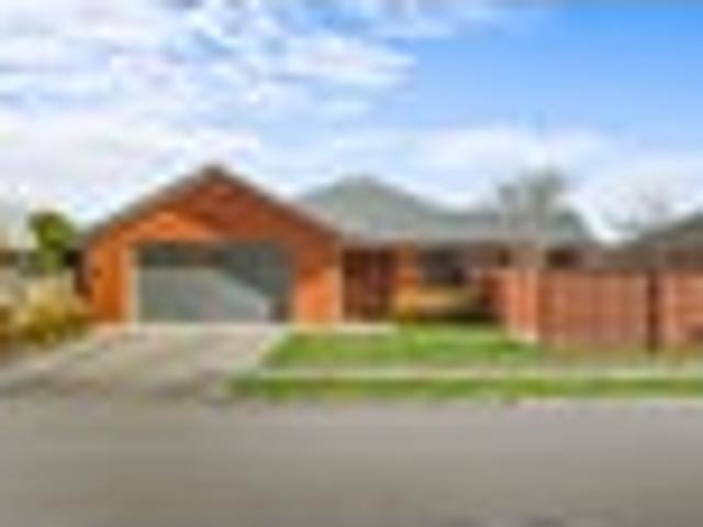 House for sale in Chaslands, Canterbury