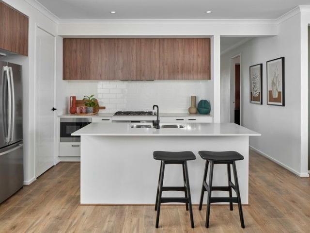 Cottage for sale in Warragul, Victoria