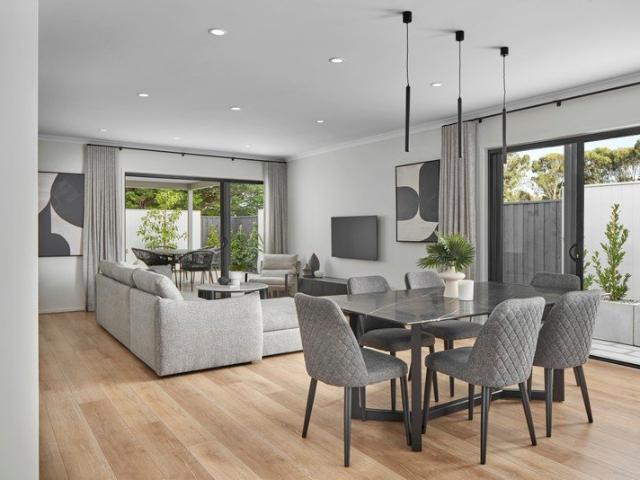 Cottage for sale in Churchill, Victoria