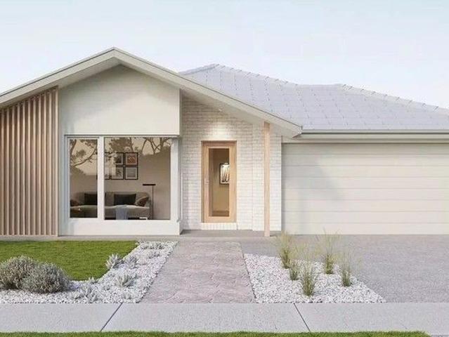 Cottage for sale in Warragul, Victoria