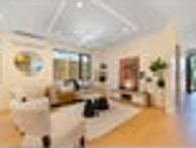 Townhouse for sale in Kelston