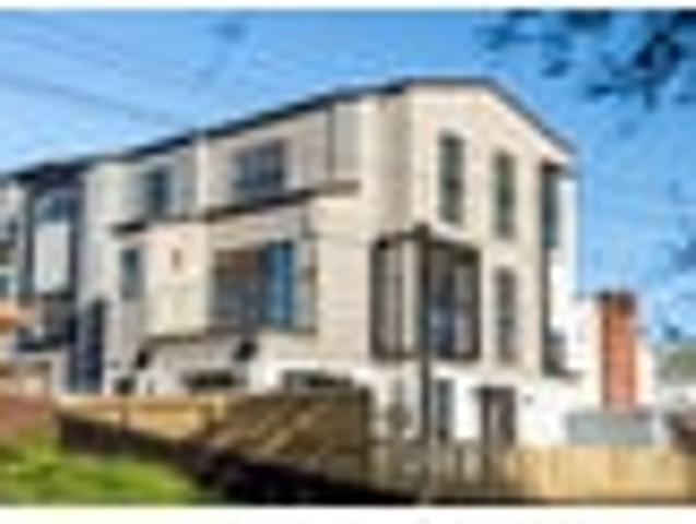 Townhouse for sale in Green Bay, Oroua County