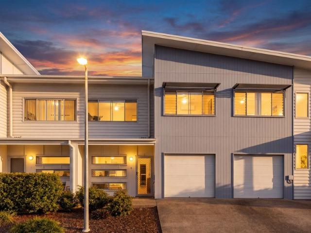 Townhouse for sale in Toombul, Queensland