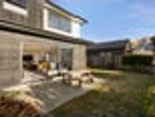 House for sale in Otakou