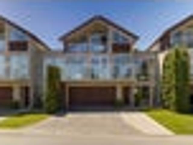 Townhouse for sale in Otakou