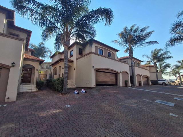 Townhouse for sale in Vosloorus, Gauteng
