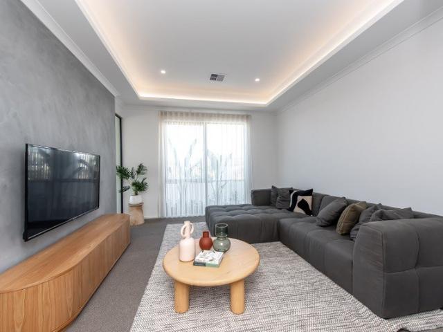 Cottage for sale in Eglinton, Western Australia