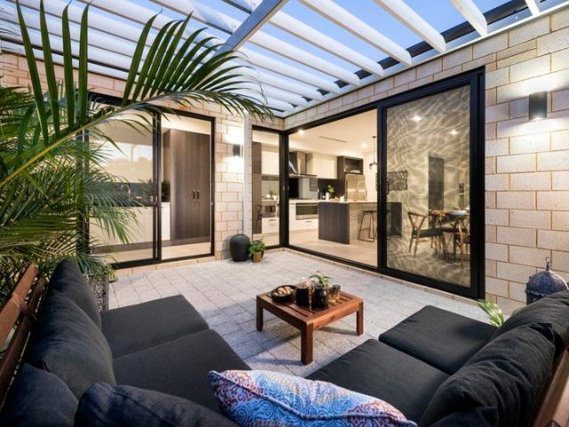 Cottage for sale in Hammond Park, Western Australia
