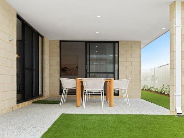 Cottage for sale in Parklands, Western Australia
