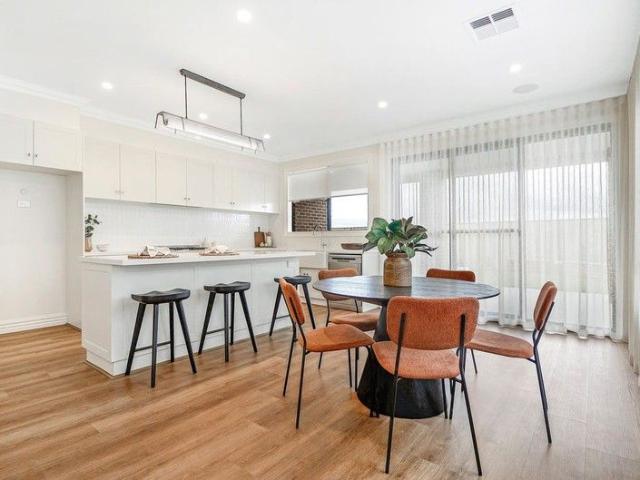 Cottage for sale in Karnup, Western Australia