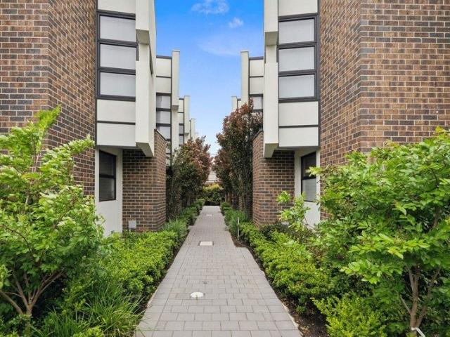 Townhouse for rent in Horseshoe Creek, South Australia