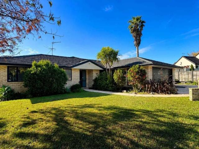 House for rent in Paremoremo