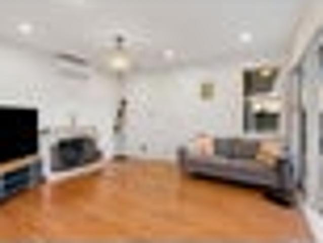 House for sale in Oroua County