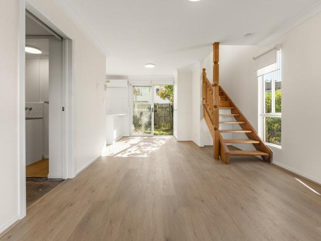 Townhouse for rent in Toombul, Queensland