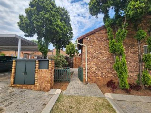 Townhouse for sale in Nooitgedacht, Gauteng