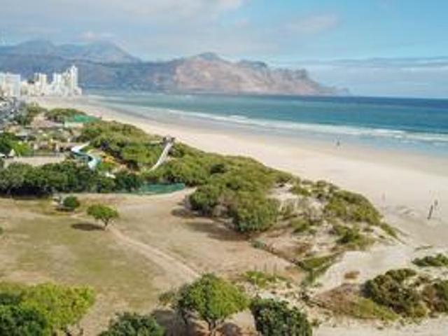 Apartment for sale in Cape Town Ward 83, Strand