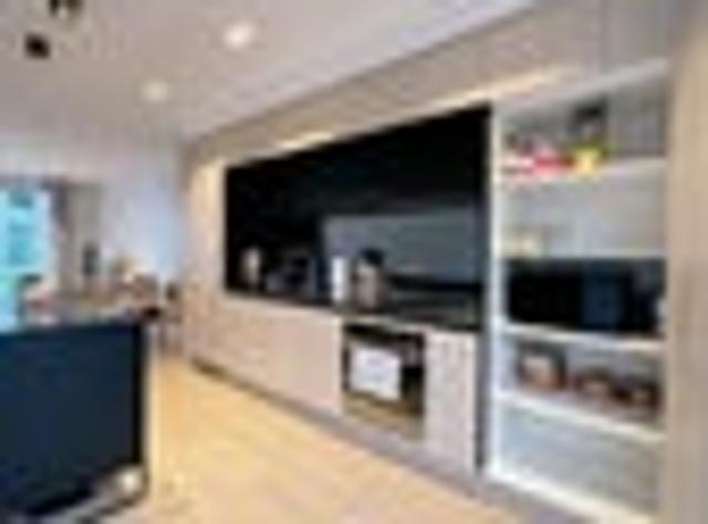 Townhouse for sale in Chaslands, Canterbury