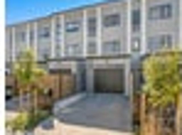 Townhouse for sale in Paremoremo