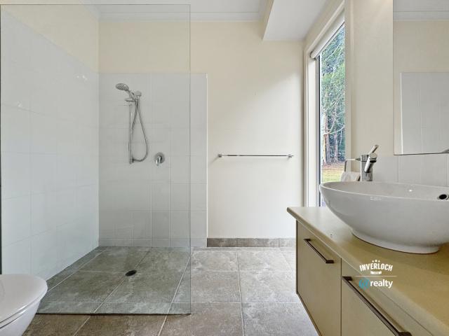 Cottage for sale in Koonwarra, Victoria