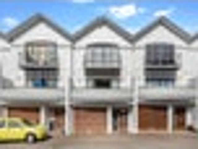 Townhouse for sale in New Lynn