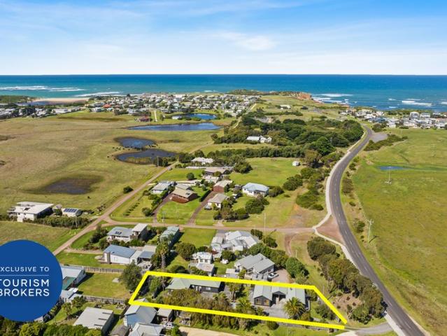 Townhouse for sale in Peterborough, Victoria