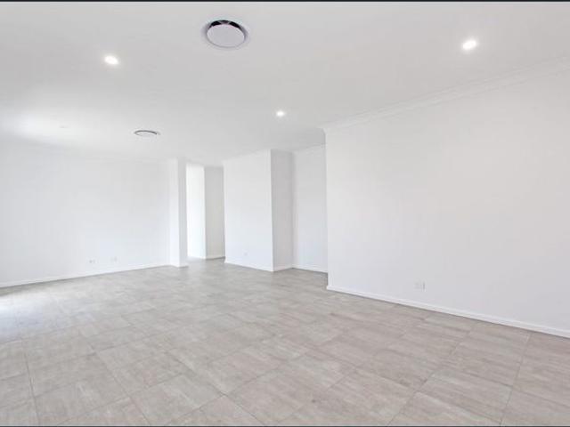 House for rent in Thrumster, New South Wales