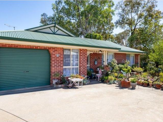 Townhouse for sale in Albury, New South Wales