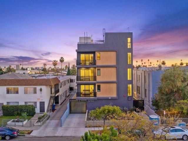 Room for rent in Canoga Park, California