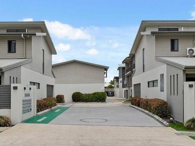 Townhouse for rent in Toombul, Queensland