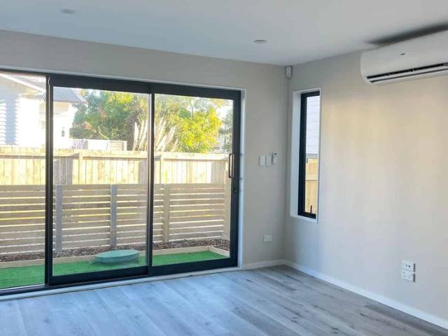 Townhouse for rent in Owhata, Oroua County
