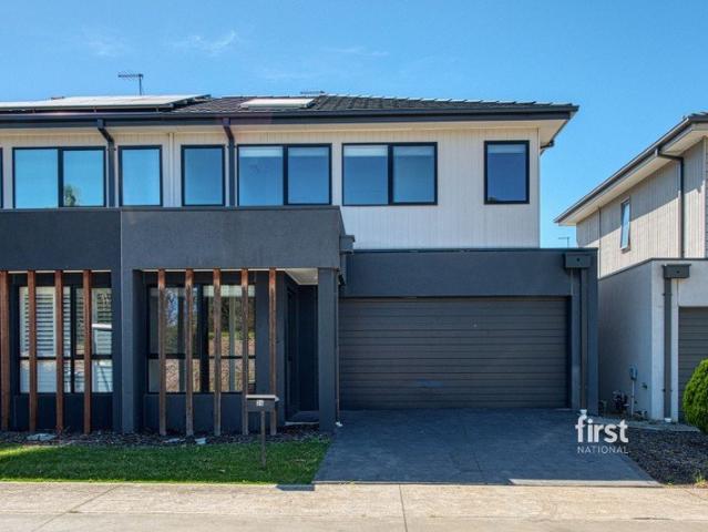 Townhouse for rent in Berwick, Melbourne