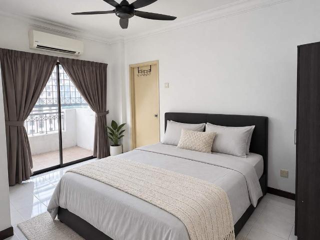 Room for rent in Taman Esplanad, Kuala Lumpur