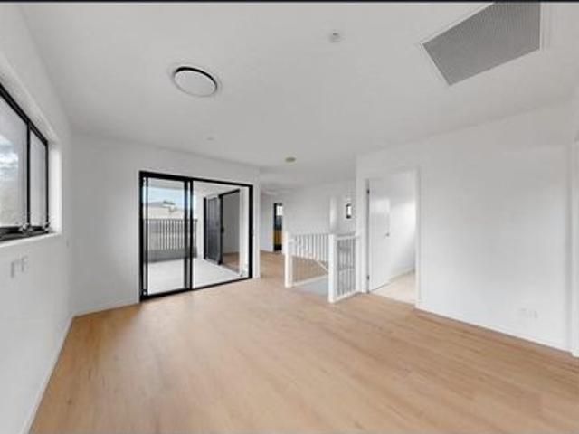 Townhouse for rent in Toombul, Queensland